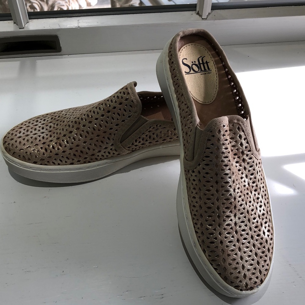 Women’s Sofft shoes
